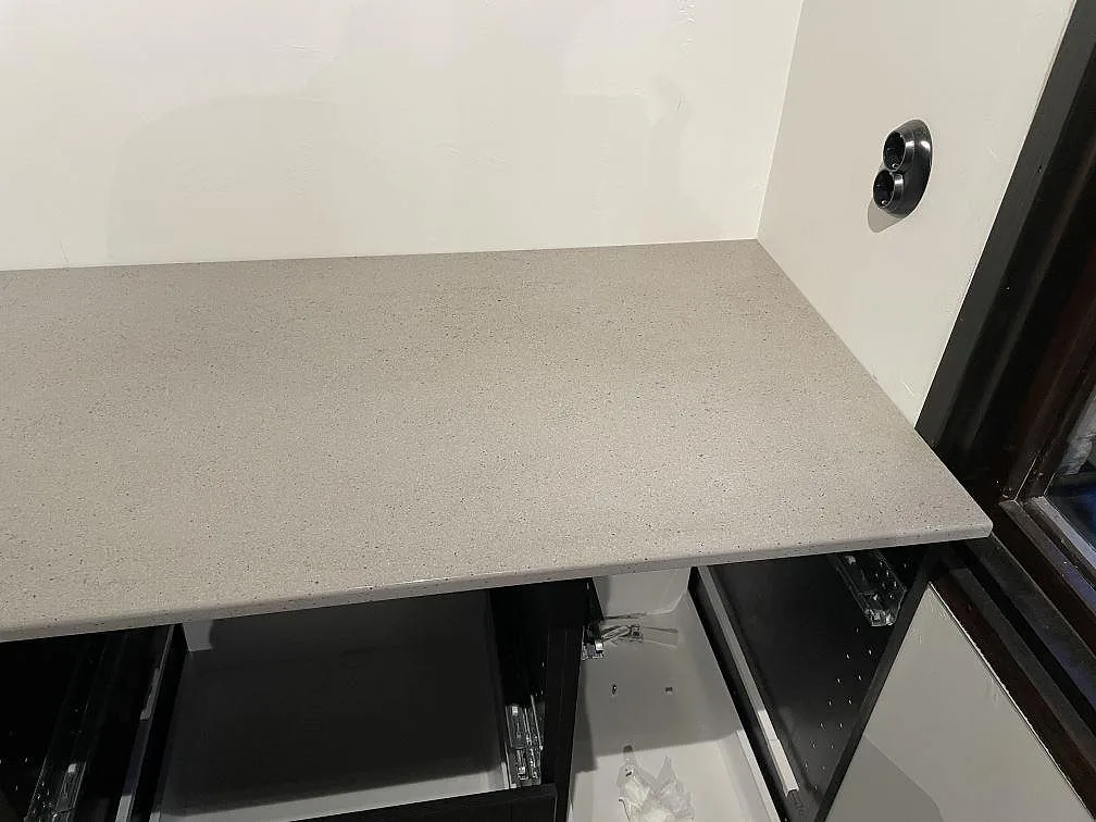 Køkkenbordplade i Dekton Strato, Beddingestrand – billede 2