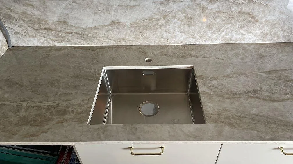 Køkkenbordplade i Dekton Taga, Anderslöv – billede 4