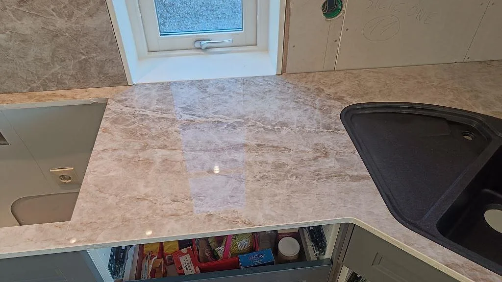 Køkkenbordplade i Dekton Taga, Grästorp – billede 5
