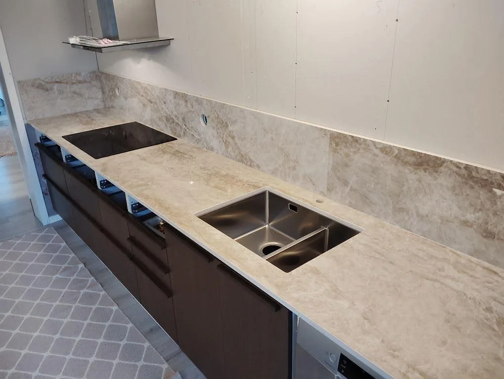 Køkkenbordplade i Dekton Taga, Hudiksvall – billede 3
