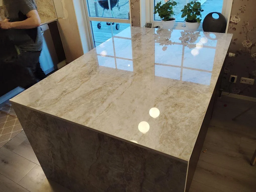 Køkkenbordplade i Dekton Taga, Hudiksvall – billede 2