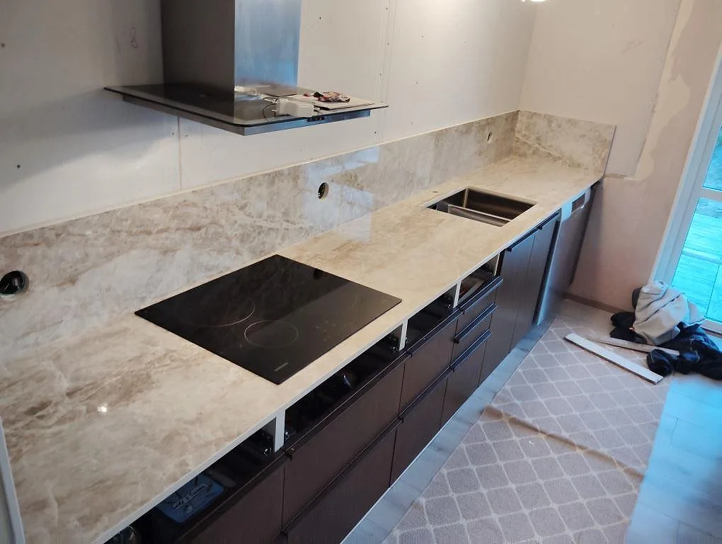 Køkkenbordplade i Dekton Taga, Hudiksvall – billede 4