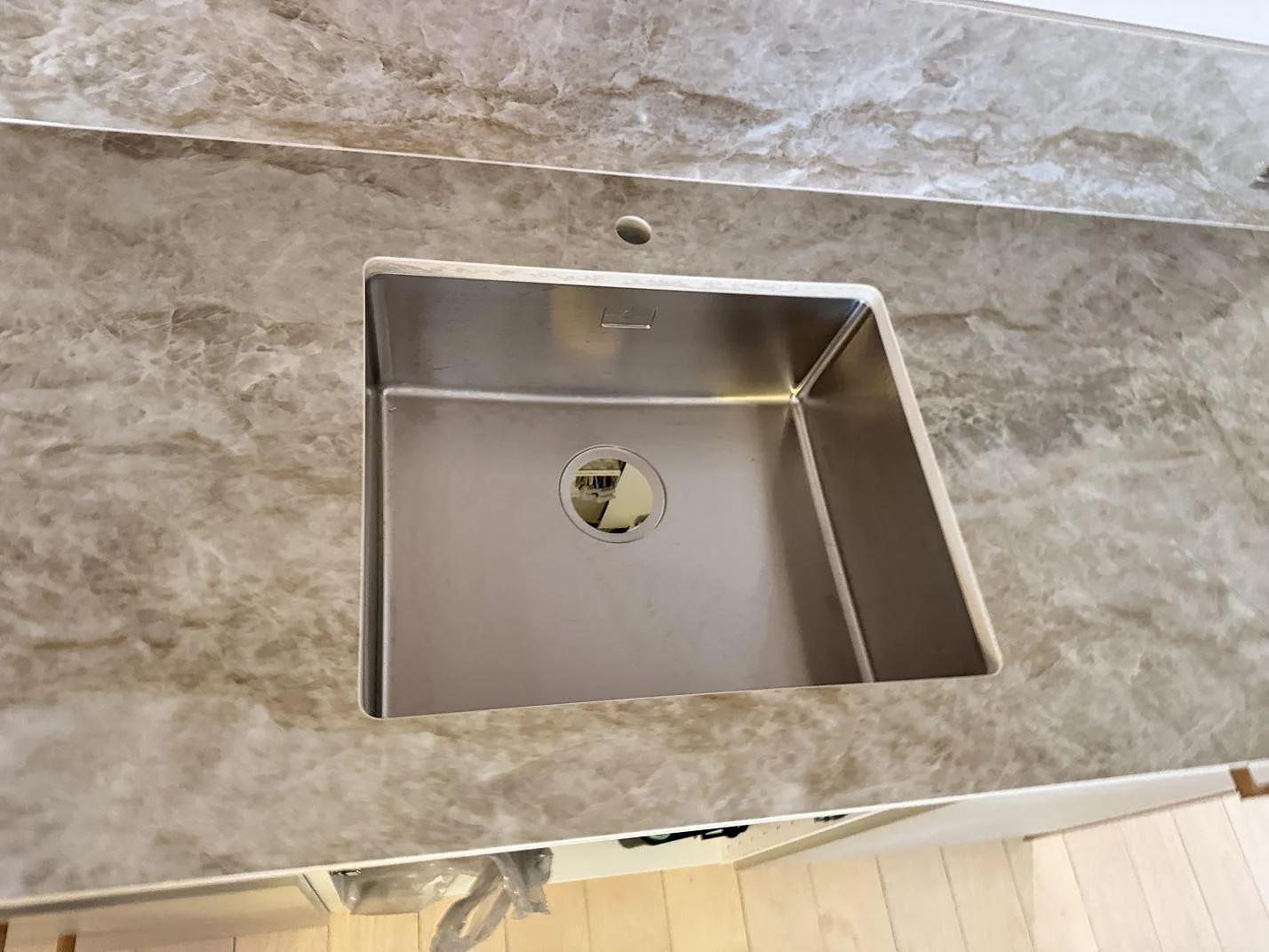 Køkkenbordplade i Dekton Taga, København V – billede 4