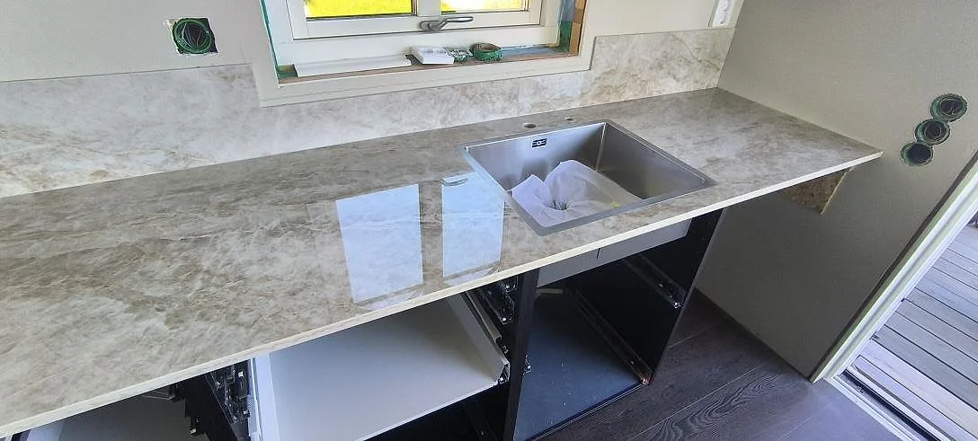 Køkkenbordplade i Dekton Taga, Köping – billede 3