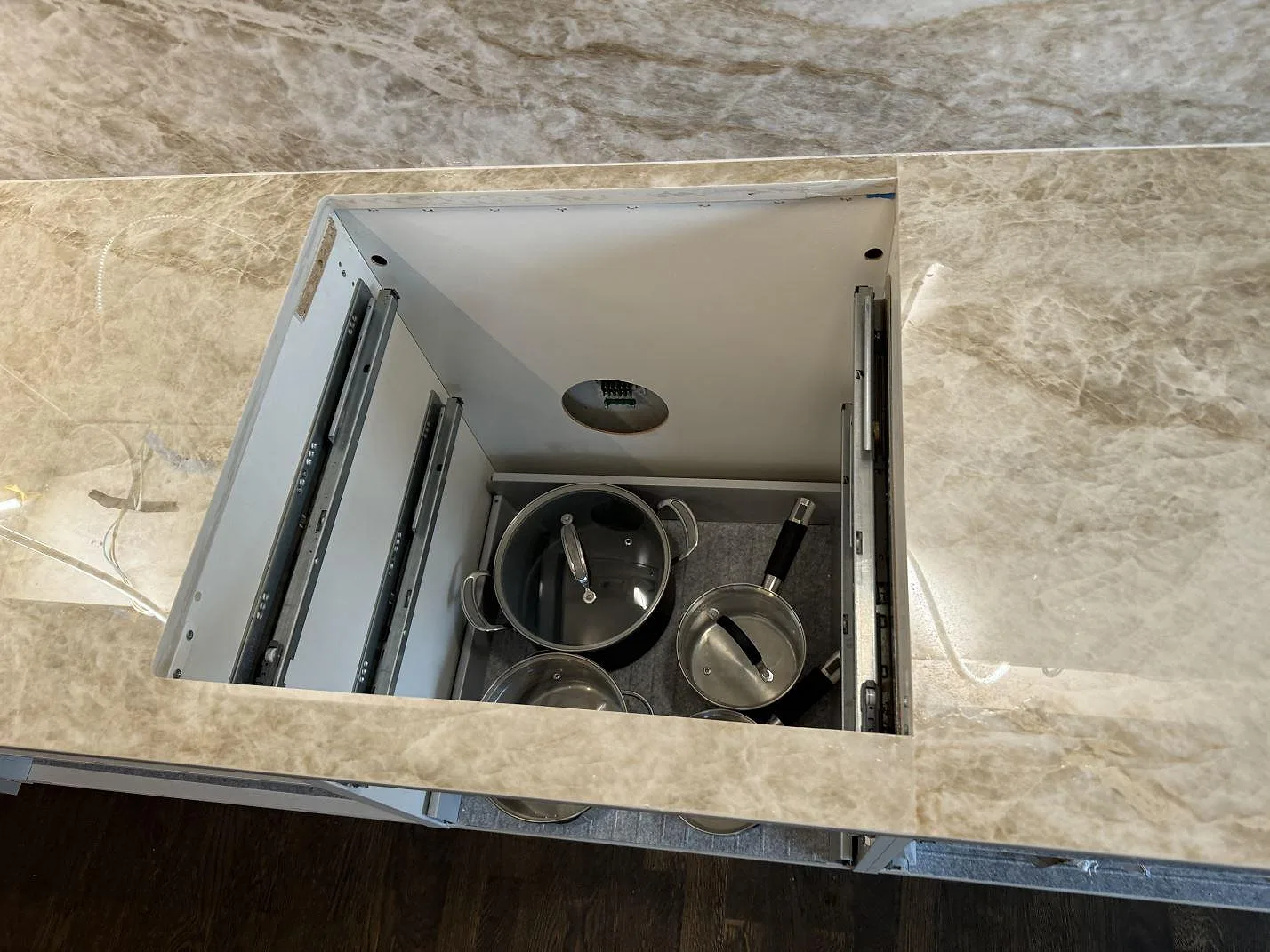 Køkkenbordplade i Dekton Taga, Malmö – billede 5