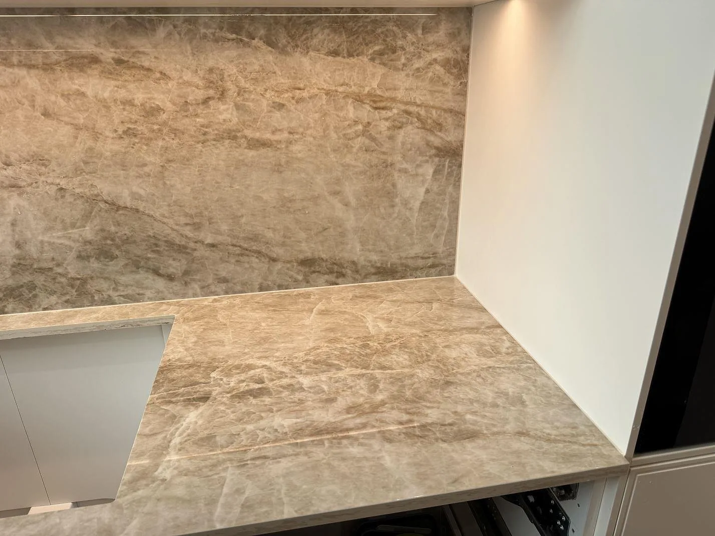 Køkkenbordplade i Dekton Taga, Malmö – billede 4