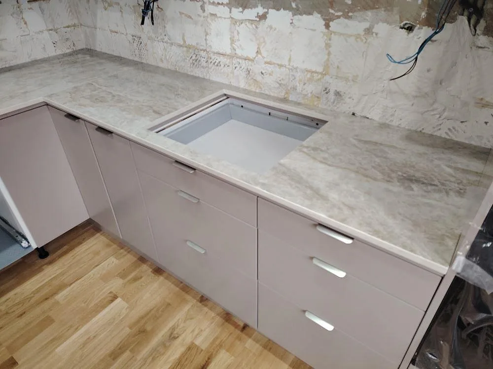 Køkkenbordplade i Dekton Taga, Norsborg – billede 3