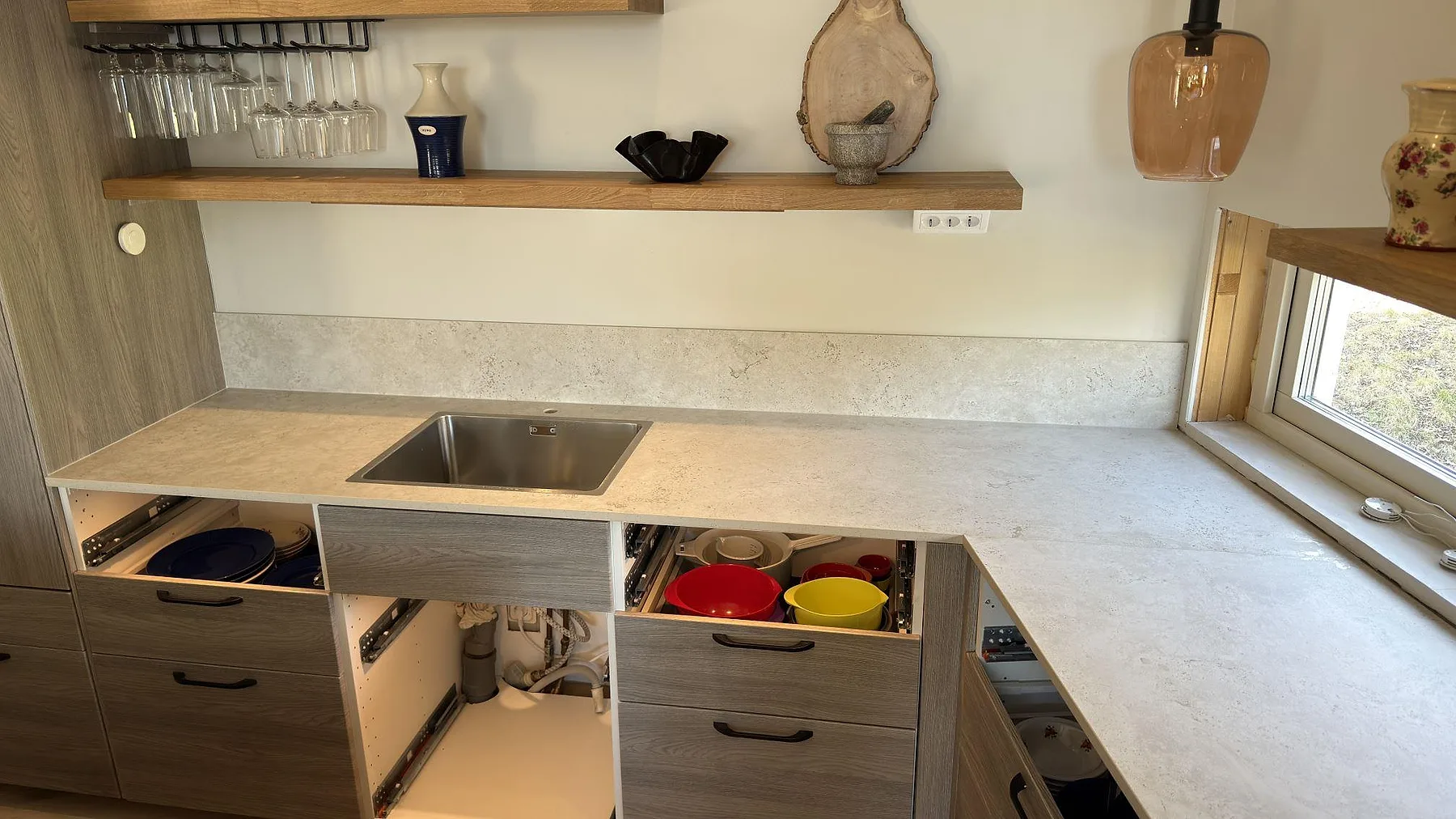 Køkkenbordplade i Dekton TK05 Sabbia, Åkersberga – billede 3