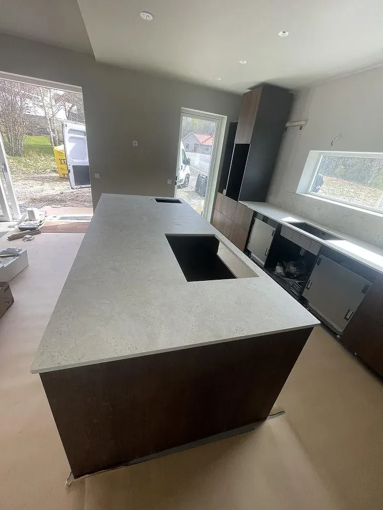 Køkkenbordplade i Dekton Tk05 Sabbia, Alingsås – billede 3