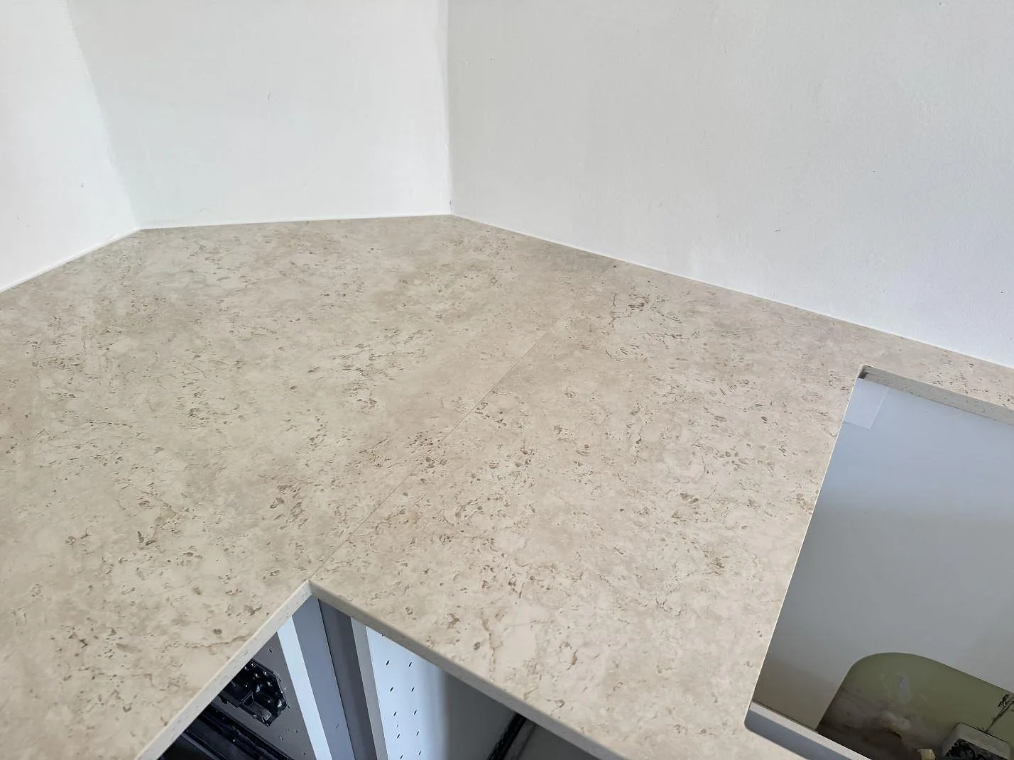 Køkkenbordplade i Dekton Tk05 Sabbia, Frederiksberg – billede 2