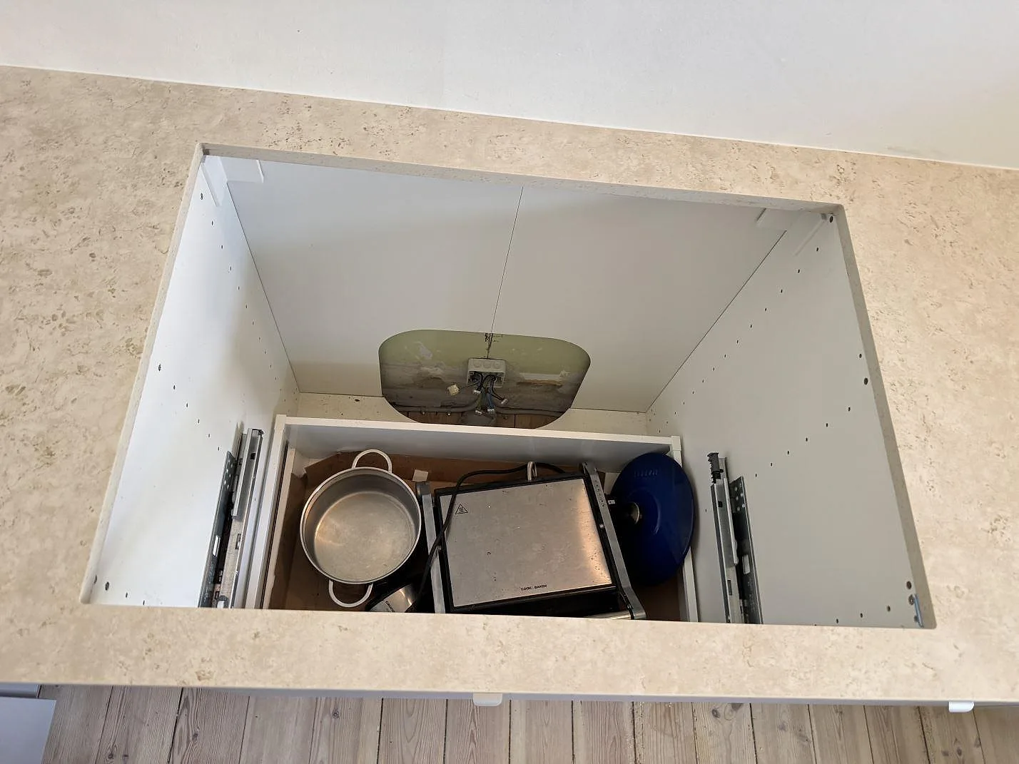 Køkkenbordplade i Dekton Tk05 Sabbia, Frederiksberg – billede 6