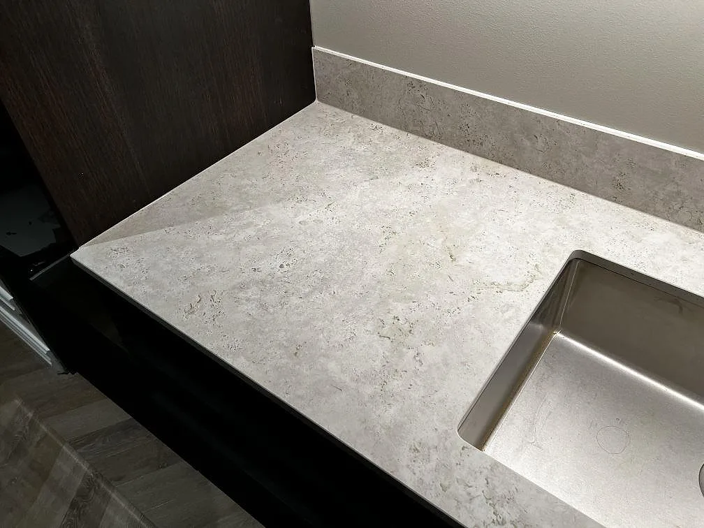 Køkkenbordplade i Dekton Tk05 Sabbia, Göteborg – billede 4