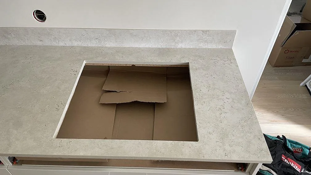 Køkkenbordplade i Dekton Tk05 Sabbia, Halmstad – billede 4