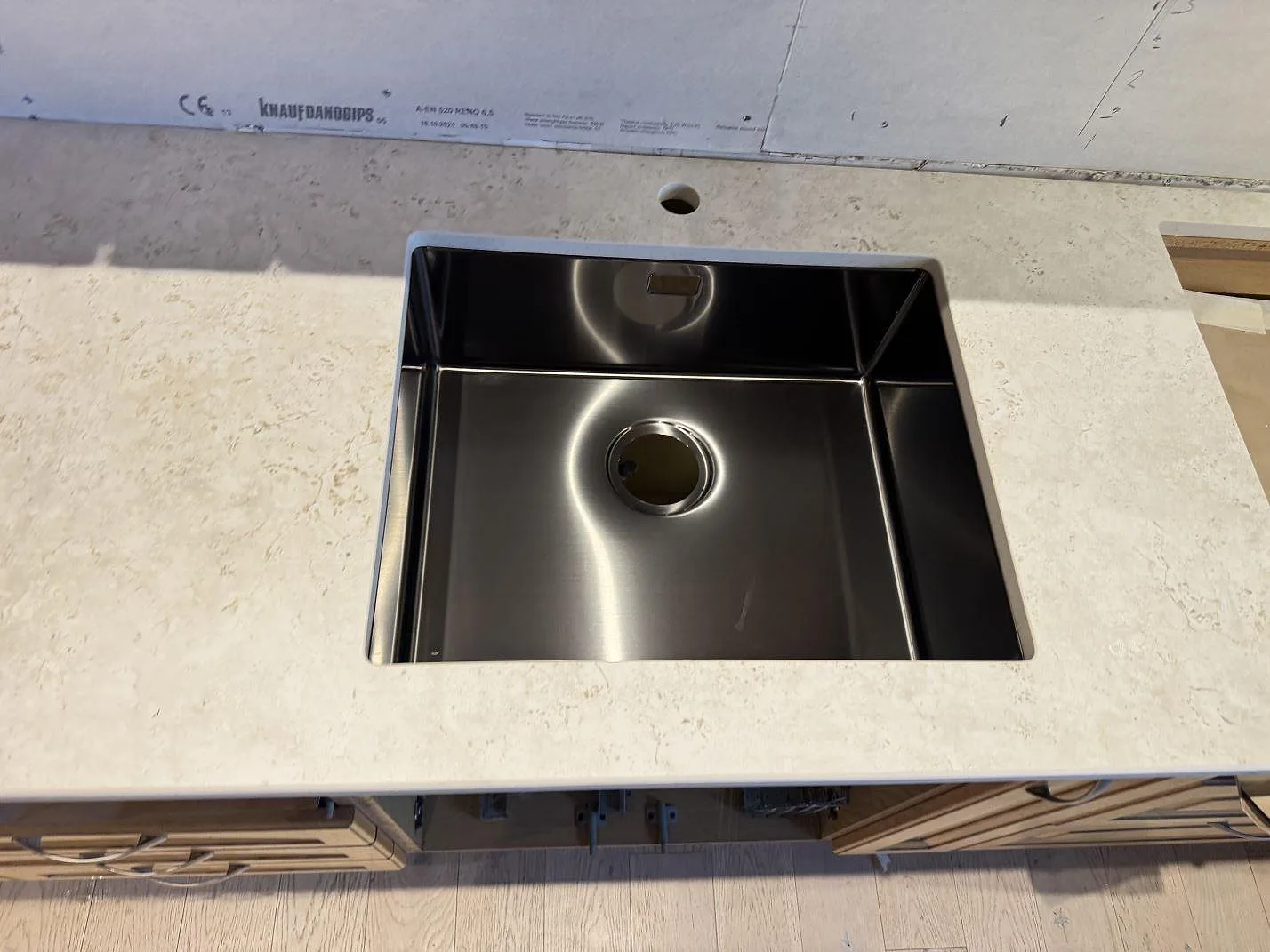 Køkkenbordplade i Dekton TK05 Sabbia, Hasslö – billede 6