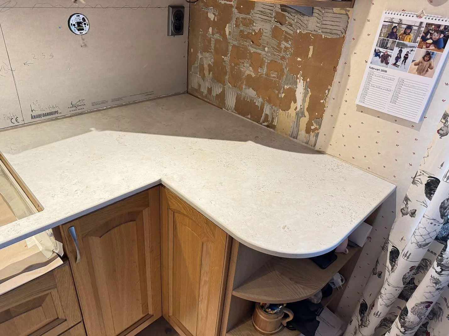Køkkenbordplade i Dekton TK05 Sabbia, Hasslö – billede 2