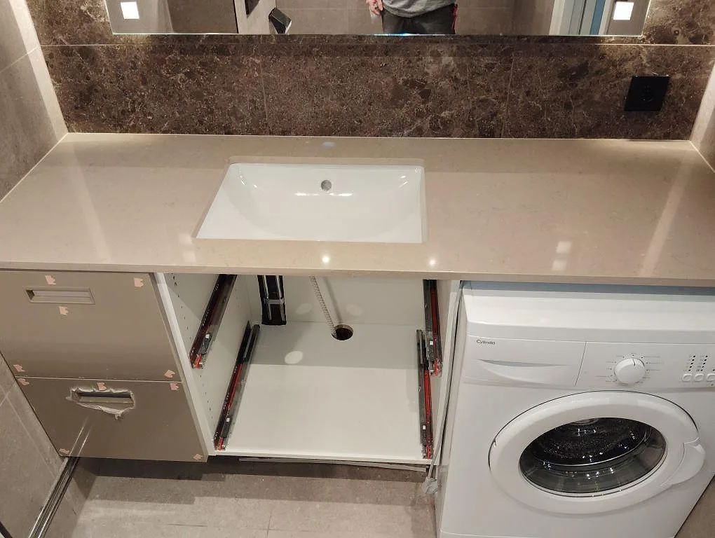 Gennemført projekt: Bordplade i Dekton Tk05 Sabbia, Järfälla.