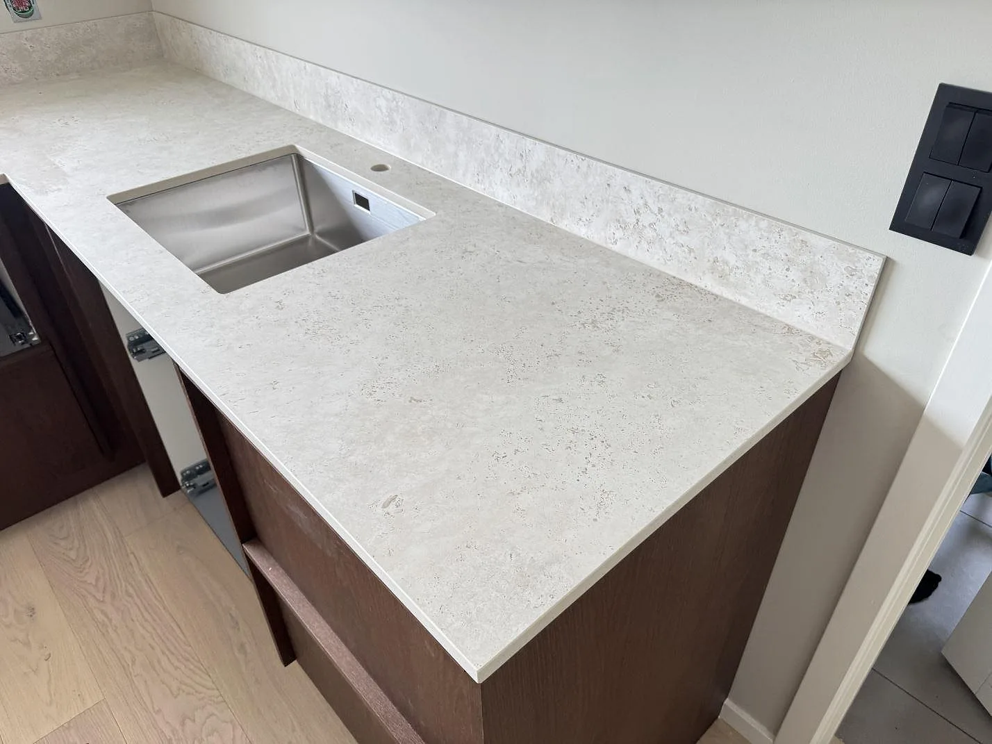 Køkkenbordplade i Dekton Tk05 Sabbia, Lindome – billede 4