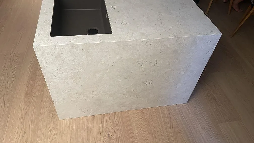 Køkkenbordplade i Dekton Tk05 Sabbia, Lomma – billede 4