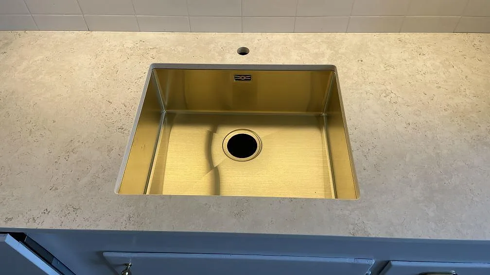 Køkkenbordplade i Dekton Tk05 Sabbia, Malmö – billede 2
