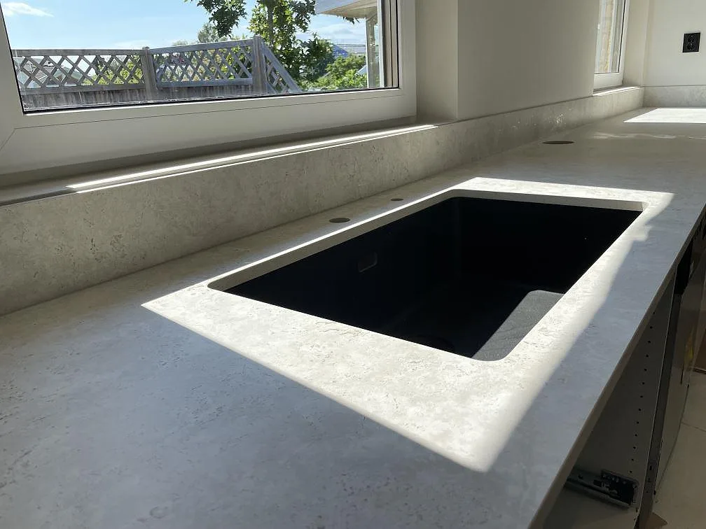 Køkkenbordplade i Dekton Tk05 Sabbia, Örebro – billede 4