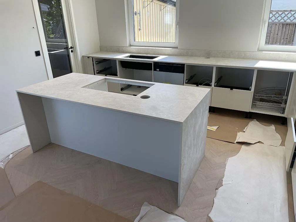 Køkkenbordplade i Dekton Tk05 Sabbia, Örebro – billede 2