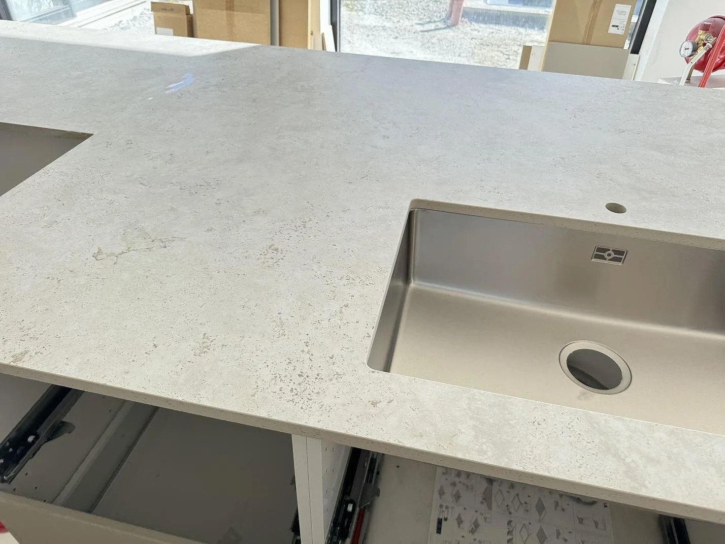 Køkkenbordplade i Dekton Tk05 Sabbia, Oxie – billede 2
