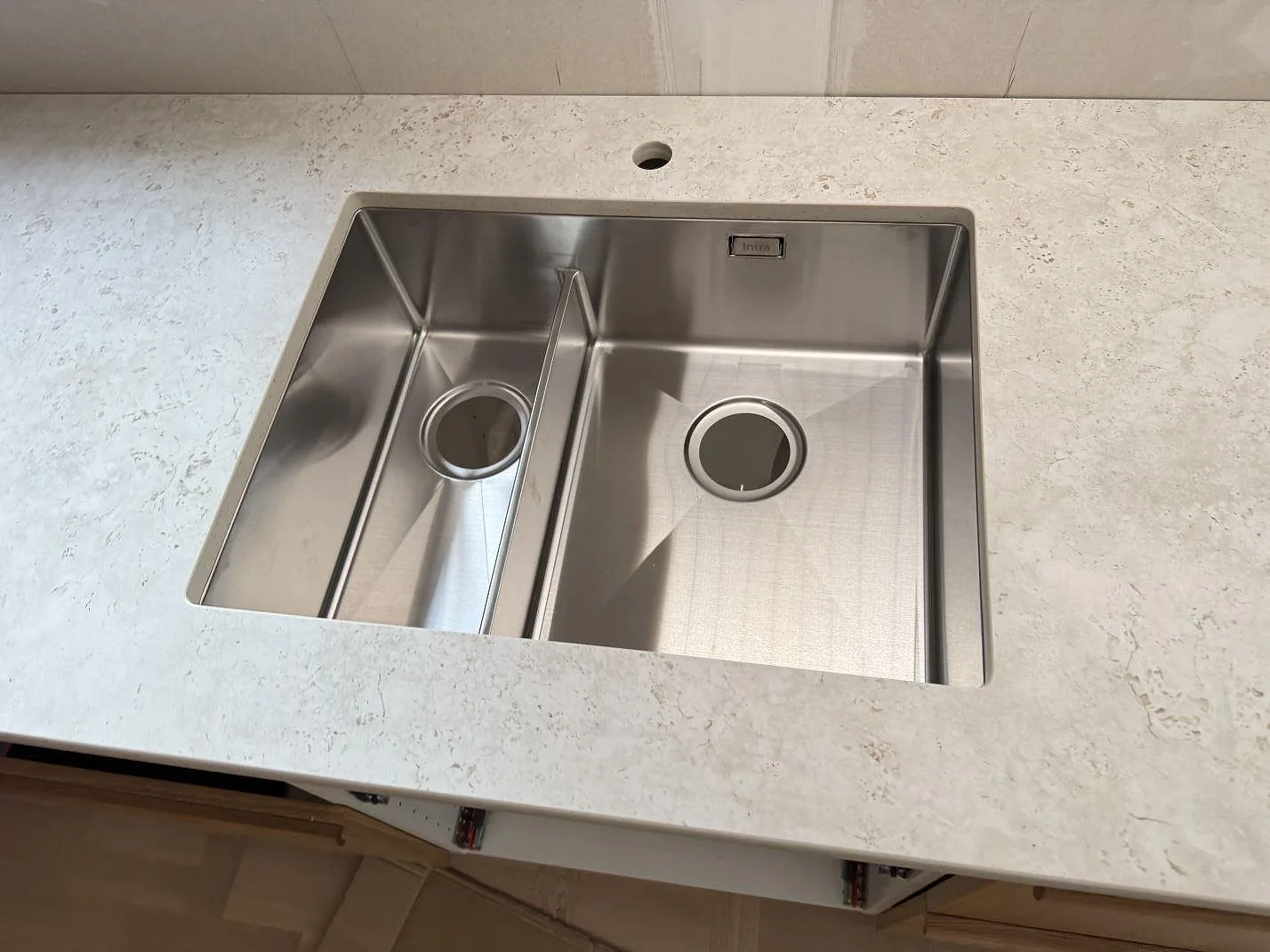 Køkkenbordplade i Dekton Tk05 Sabbia, Tollered – billede 5