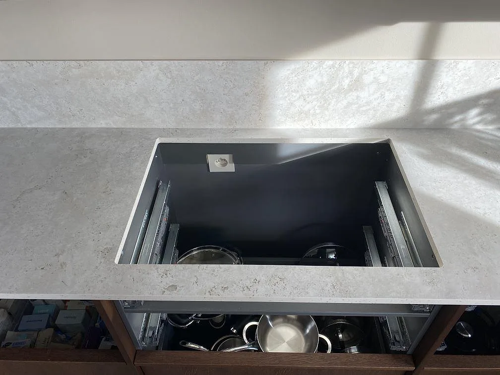 Køkkenbordplade i Dekton Tk05 Sabbia, Väjern – billede 3