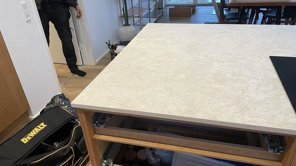 Køkkenbordplade i Dekton Tk05 Sabbia, Vejle – billede 6