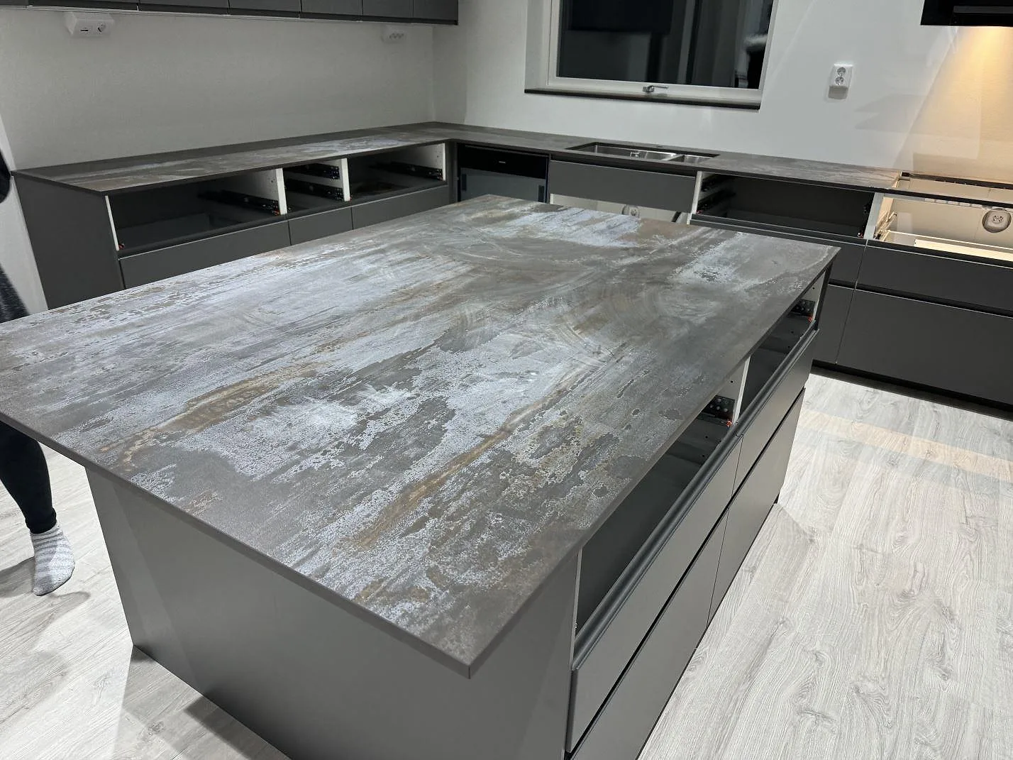 Køkkenbordplade i Dekton Trilium, Torslanda – billede 2