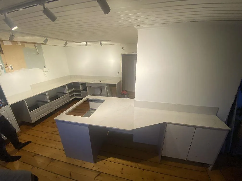 Køkkenbordplade i Dekton Tundra 19, Åsa