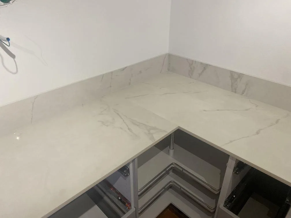 Køkkenbordplade i Dekton Tundra 19, Åsa – billede 3