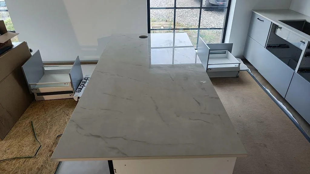 Køkkenbordplade i Dekton Tundra, Asmundtorp – billede 5
