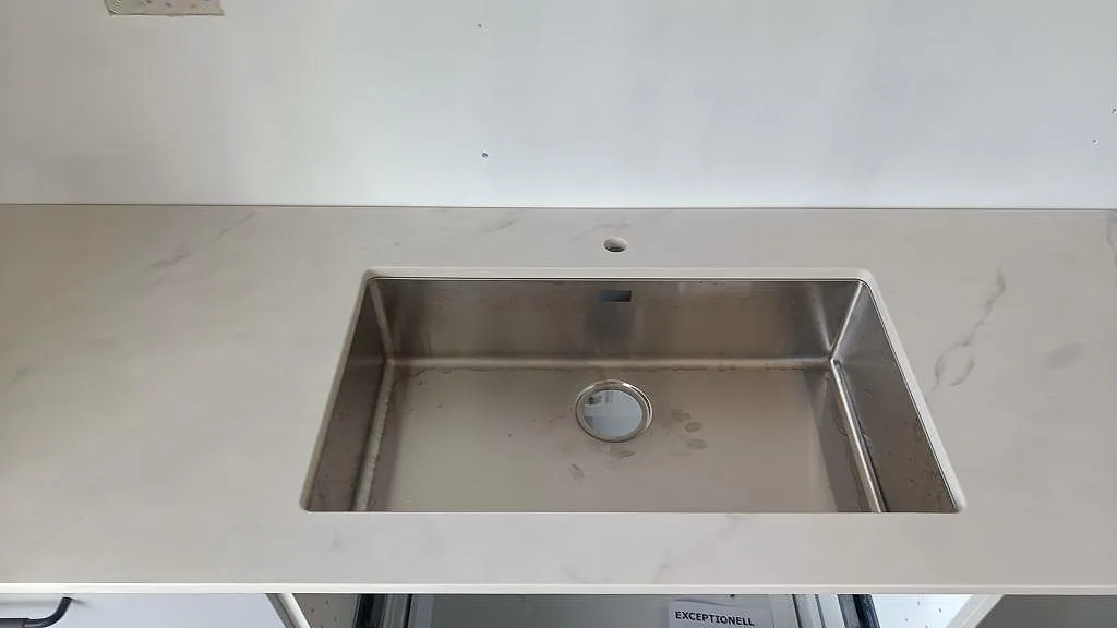 Køkkenbordplade i Dekton Tundra, Asmundtorp – billede 4