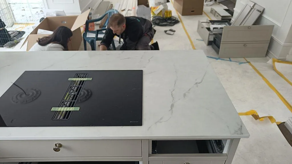 Køkkenbordplade i Dekton Tundra, Borås – billede 2