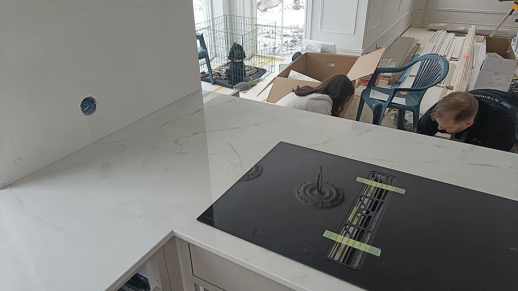 Køkkenbordplade i Dekton Tundra, Borås – billede 3