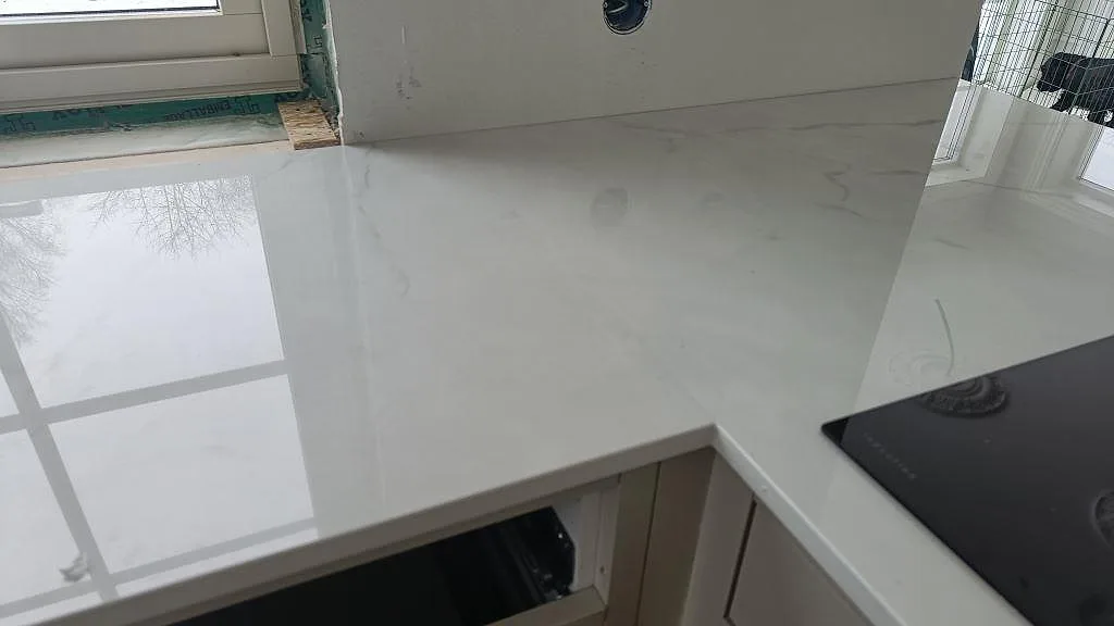 Køkkenbordplade i Dekton Tundra, Borås – billede 4