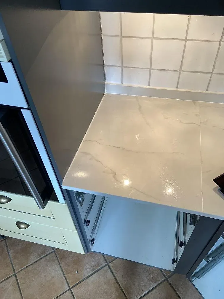 Køkkenbordplade i Dekton Tundra 19, Löddeköpinge – billede 3