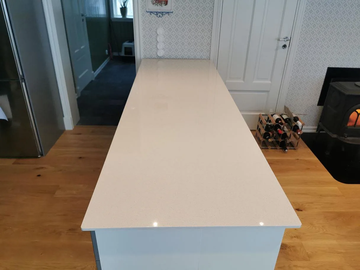 Køkkenbordplade i Dekton Vienna, Kungshamn