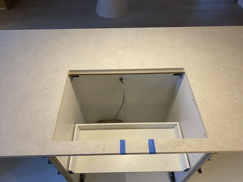 Køkkenbordplade i Dekton VK01 Nebbia, Älmhult – billede 6