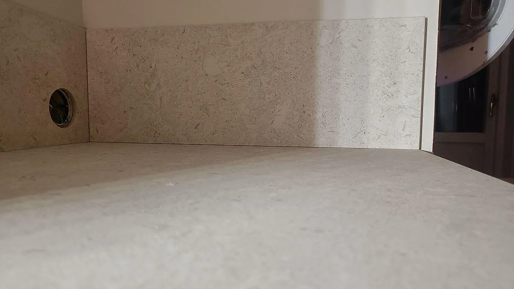 Køkkenbordplade i Dekton VK01 Nebbia, Asarum – billede 7