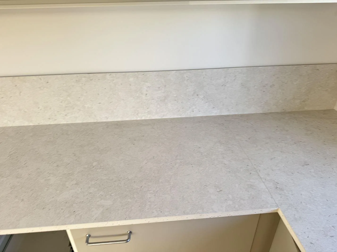 Køkkenbordplade i Dekton VK01 Nebbia, Bjärred – billede 5