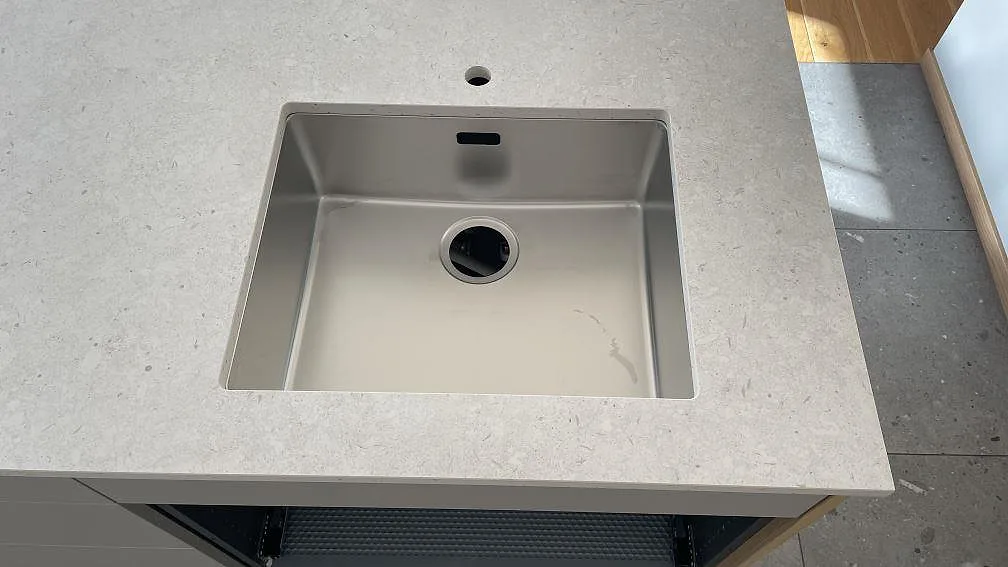 Køkkenbordplade i Dekton VK01 Nebbia, Helsingborg – billede 2