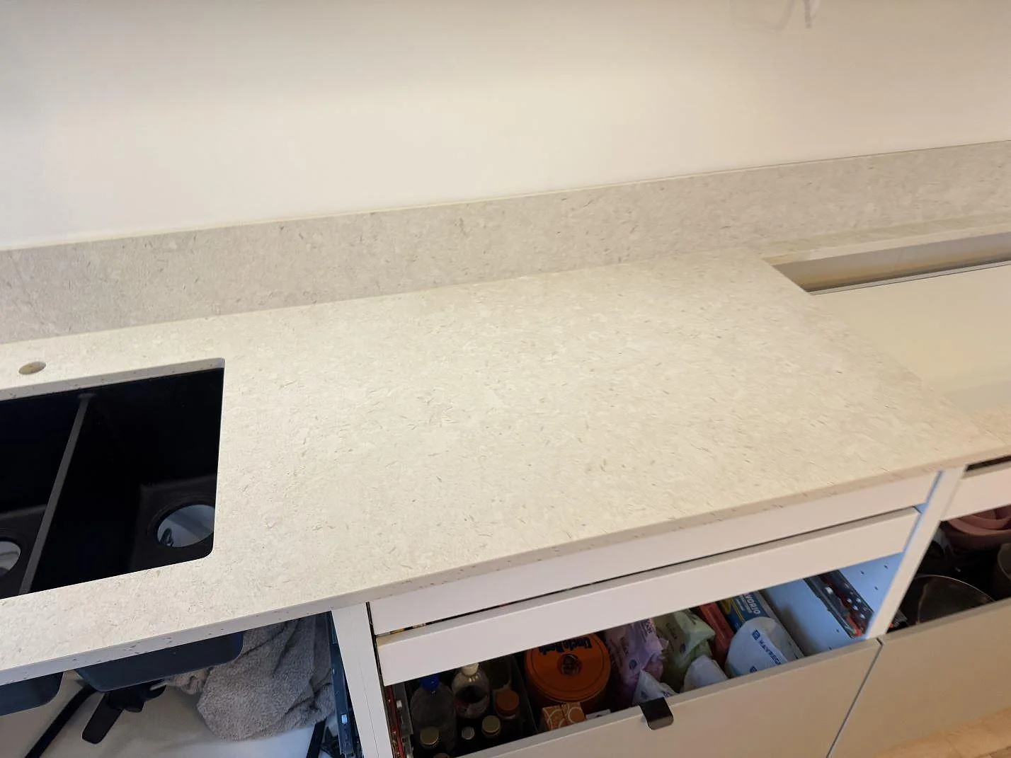 Køkkenbordplade i Dekton VK01 Nebbia, Lindome – billede 7