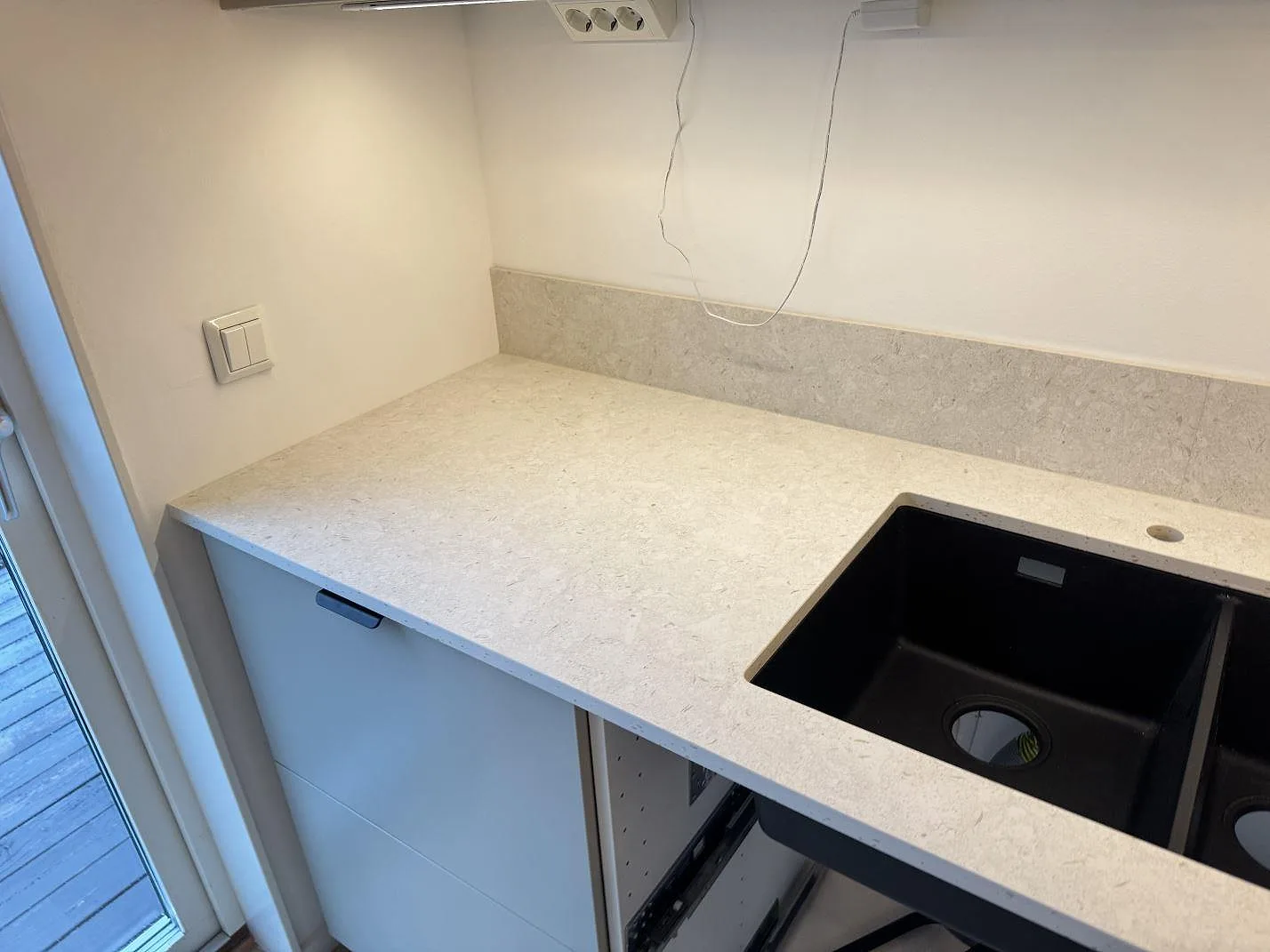 Køkkenbordplade i Dekton VK01 Nebbia, Lindome – billede 4