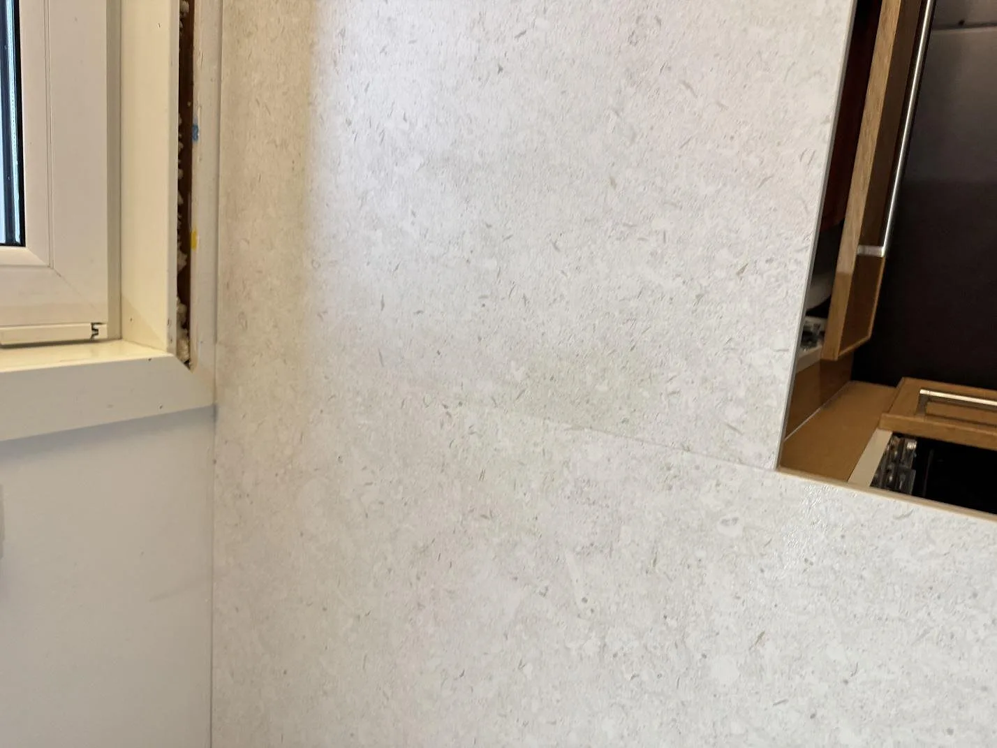 Køkkenbordplade i Dekton VK01 Nebbia, Löddeköpinge – billede 8