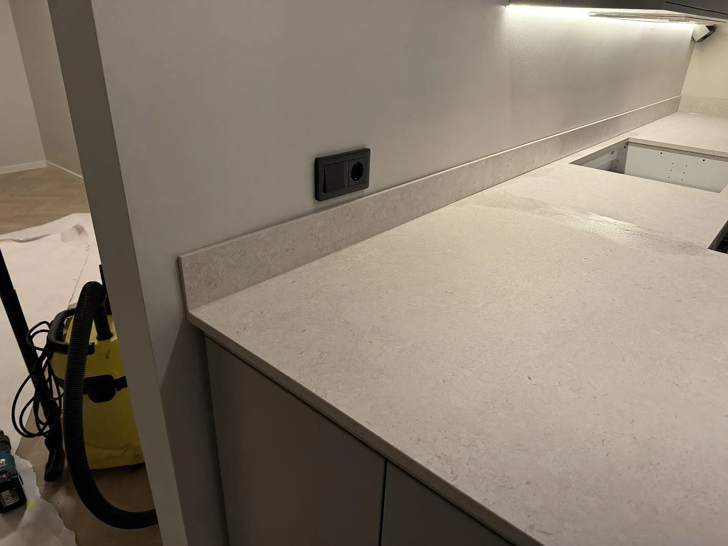 Køkkenbordplade i Dekton VK01 Nebbia, Trelleborg – billede 3