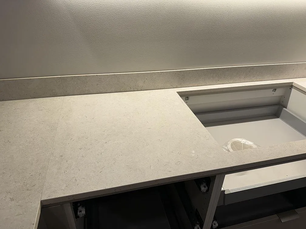 Køkkenbordplade i Dekton VK01 Nebbia, Trelleborg – billede 5
