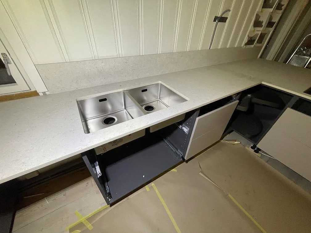 Køkkenbordplade i Dekton VK01 Nebbia, Trosa – billede 2