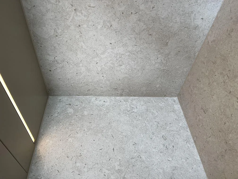 Køkkenbordplade i Dekton VK01 Nebbia, Värnamo – billede 8
